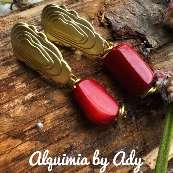 Alquimia Red coral and Gold Earrings - Picture 1 of 1